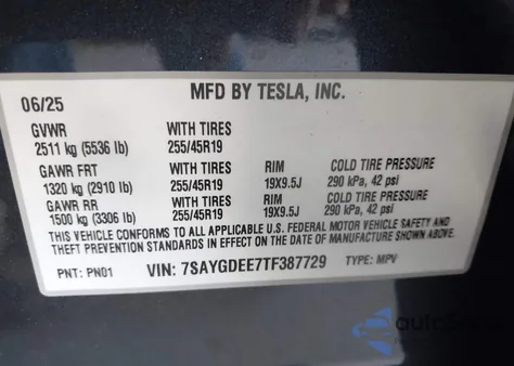 2026 Tesla Model Y Long Range Dual Motor All-Wheel Drive/Long Range Launch Series z USA, uszkodzony, nr VIN 7SAYGDEE7TF387729